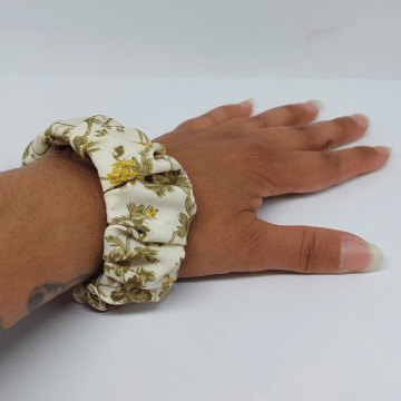 Bracelet fait avec du tissu wax 8 African Fabric Bracelets - Africabaie.com